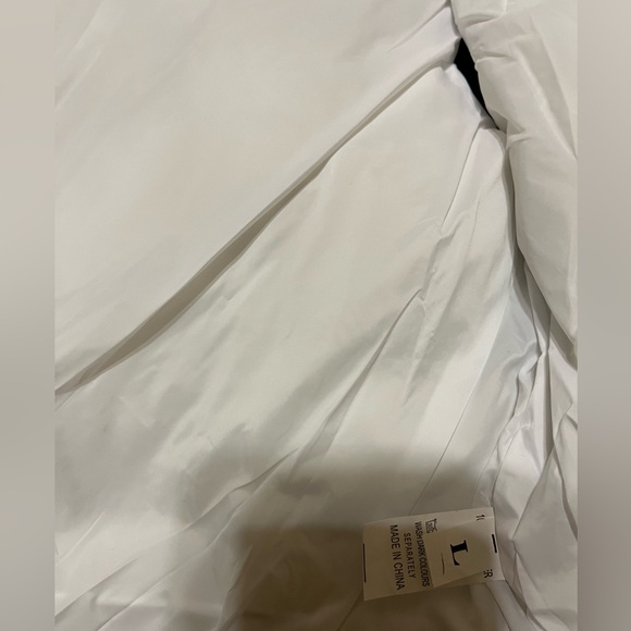 Women's White Cropped Puffer Vest NIP - Picture 5 of 5